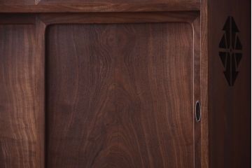 アンティーク家具　古民具・骨董　大正期　透かし彫り!前面桑材の高級茶箪笥