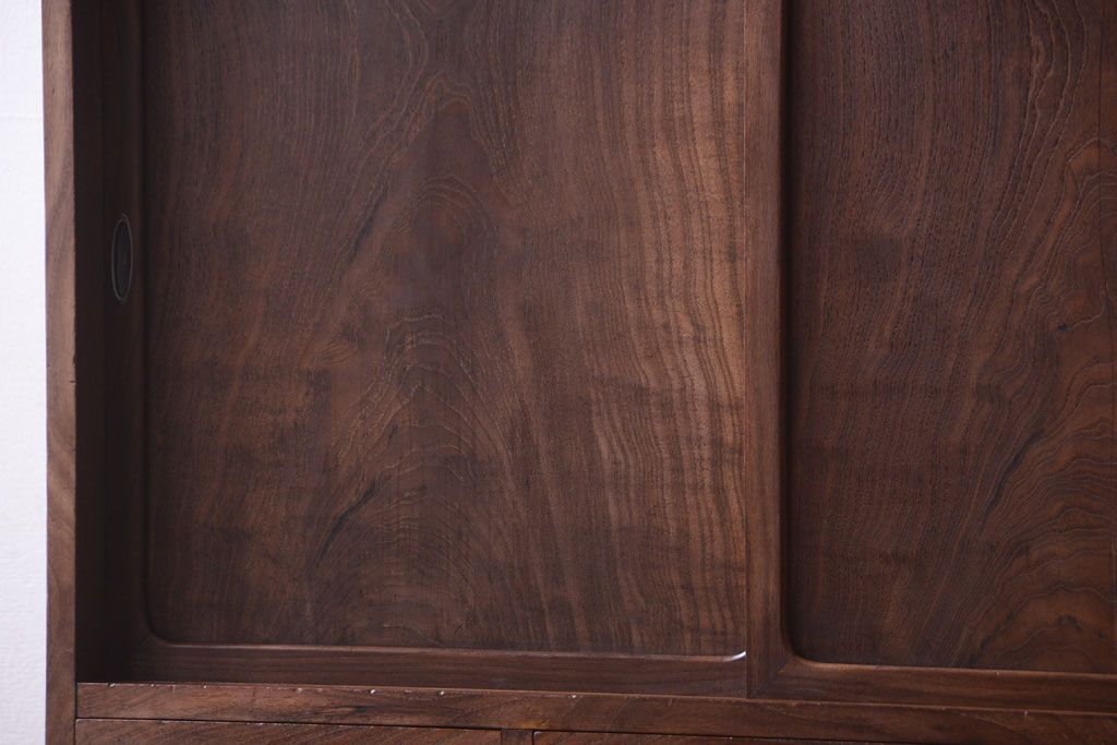 アンティーク家具　古民具・骨董　大正期　透かし彫り!前面桑材の高級茶箪笥