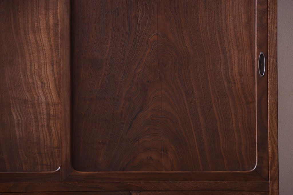 アンティーク家具　古民具・骨董　大正期　透かし彫り!前面桑材の高級茶箪笥