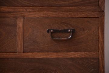 アンティーク家具　古民具・骨董　大正期　透かし彫り!前面桑材の高級茶箪笥