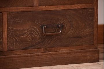 アンティーク家具　古民具・骨董　大正期　透かし彫り!前面桑材の高級茶箪笥