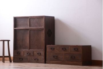 アンティーク家具　古民具・骨董　大正期　透かし彫り!前面桑材の高級茶箪笥