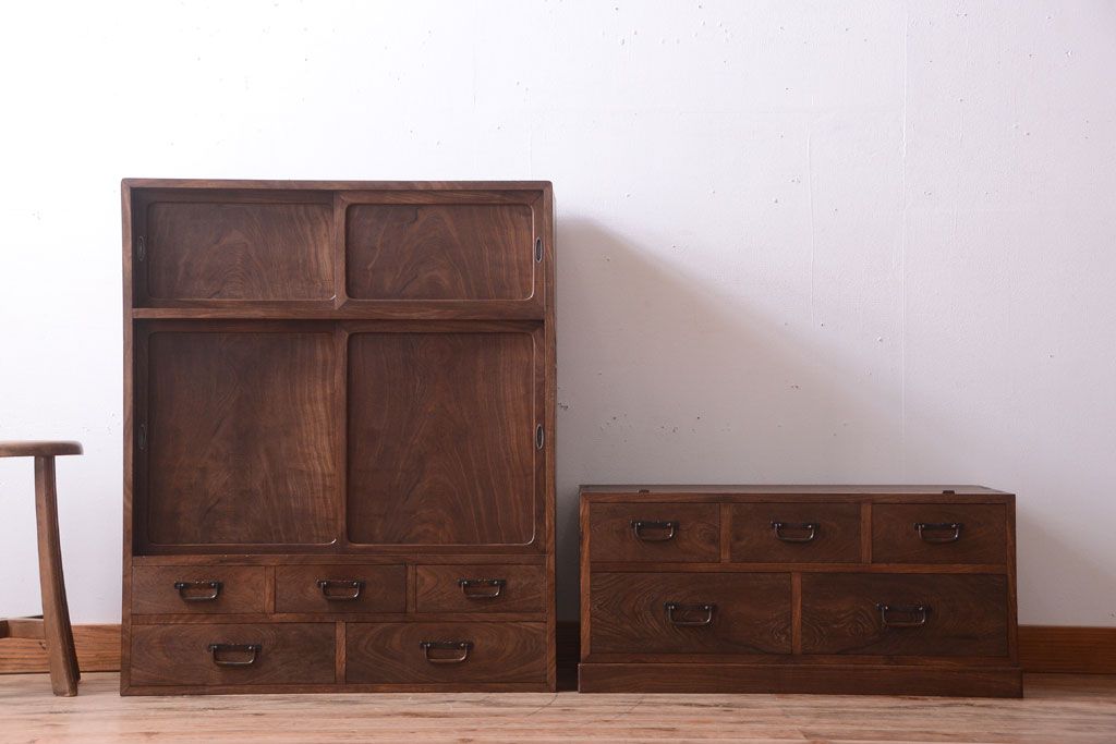 アンティーク家具　古民具・骨董　大正期　透かし彫り!前面桑材の高級茶箪笥