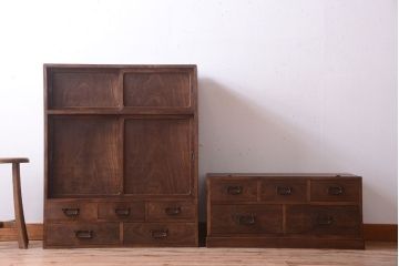 アンティーク家具　古民具・骨董　大正期　透かし彫り!前面桑材の高級茶箪笥
