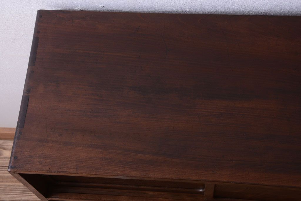 アンティーク家具　古民具・骨董　大正期　透かし彫り!前面桑材の高級茶箪笥