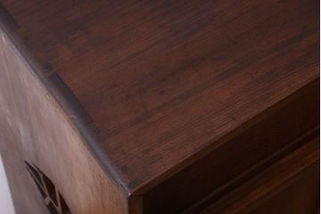 アンティーク家具　古民具・骨董　大正期　透かし彫り!前面桑材の高級茶箪笥