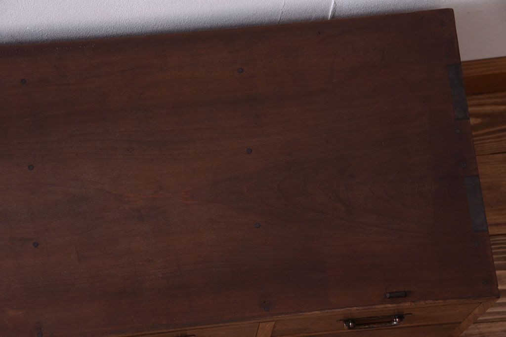 アンティーク家具　古民具・骨董　大正期　透かし彫り!前面桑材の高級茶箪笥