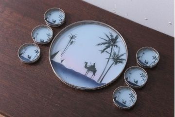 アンティーク雑貨　昭和レトロ　砂漠柄の古いガラストレー・コースターセット