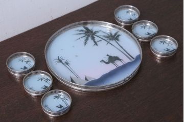 アンティーク雑貨　昭和レトロ　砂漠柄の古いガラストレー・コースターセット