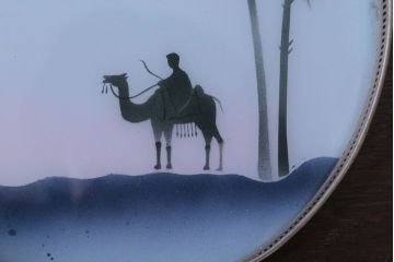 アンティーク雑貨　昭和レトロ　砂漠柄の古いガラストレー・コースターセット