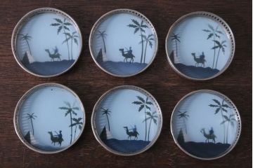 アンティーク雑貨　昭和レトロ　砂漠柄の古いガラストレー・コースターセット