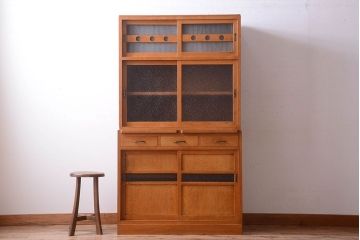レトロ家具　昭和レトロ　プレスガラス入り!上品なカップボード(食器棚)