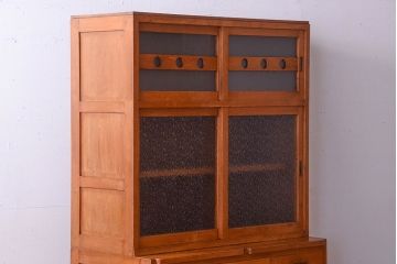 レトロ家具　昭和レトロ　プレスガラス入り!上品なカップボード(食器棚)