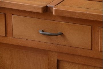 レトロ家具　昭和レトロ　プレスガラス入り!上品なカップボード(食器棚)