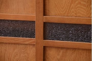 レトロ家具　昭和レトロ　プレスガラス入り!上品なカップボード(食器棚)