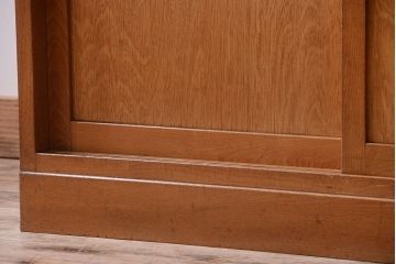 レトロ家具　昭和レトロ　プレスガラス入り!上品なカップボード(食器棚)