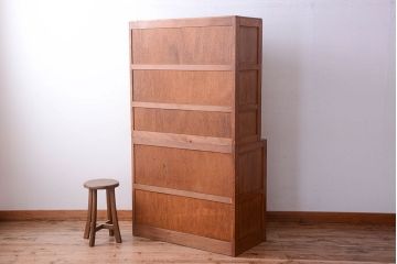 レトロ家具　昭和レトロ　プレスガラス入り!上品なカップボード(食器棚)