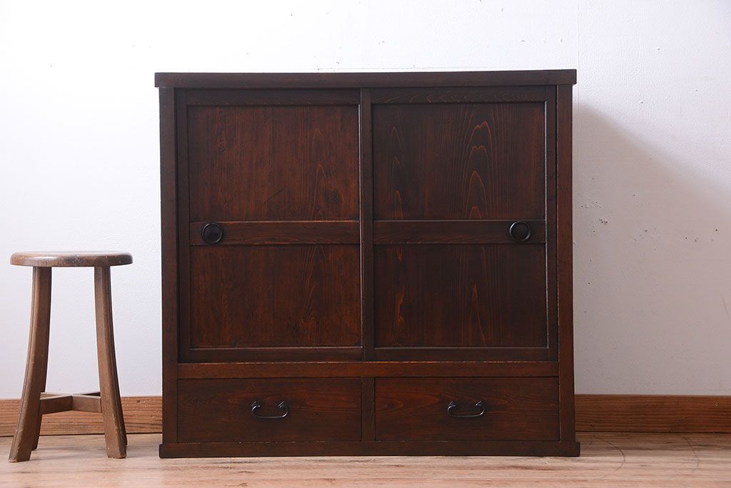 アンティーク家具　古民具・骨董　明治期　味わい深い古い引き戸収納棚(2)