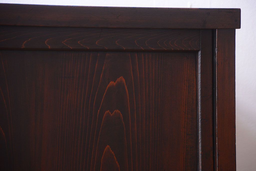 アンティーク家具　古民具・骨董　明治期　味わい深い古い引き戸収納棚(2)