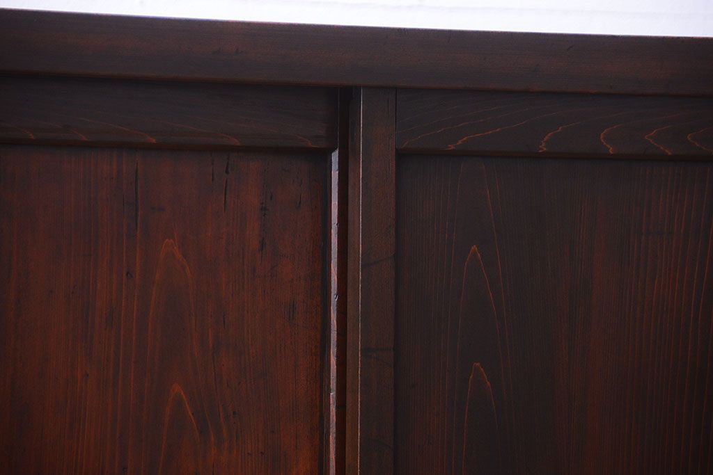 アンティーク家具　古民具・骨董　明治期　味わい深い古い引き戸収納棚(2)