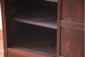 アンティーク家具　古民具・骨董　明治期　味わい深い古い引き戸収納棚(2)