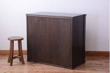 アンティーク家具　古民具・骨董　明治期　味わい深い古い引き戸収納棚(2)