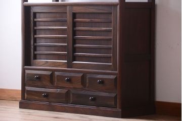 中古　民芸家具　上質な欅製の飾り棚(戸棚・収納棚)