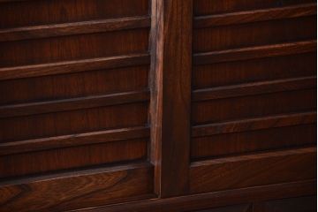 中古　民芸家具　上質な欅製の飾り棚(戸棚・収納棚)