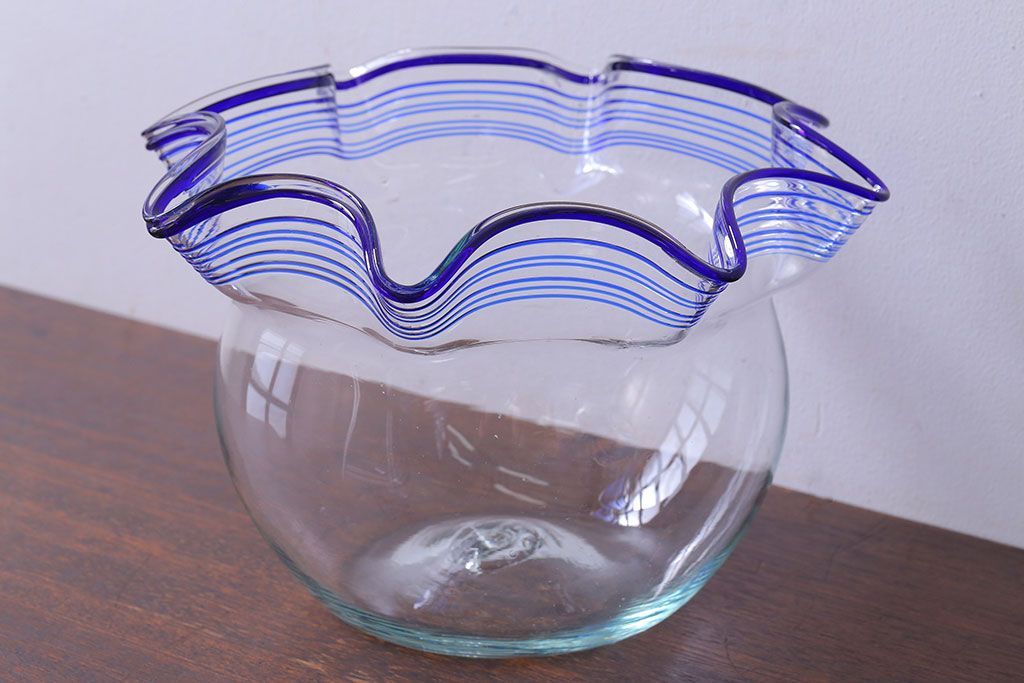 アンティーク雑貨　和製アンティーク　青縁がかわいい古いガラスの金魚鉢