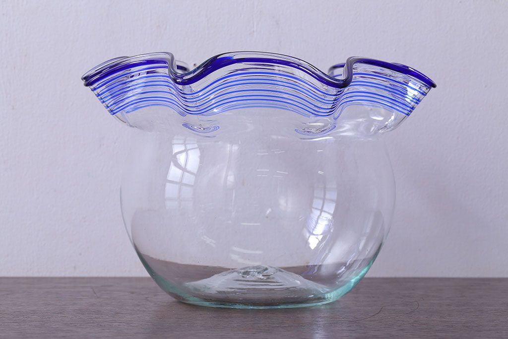 アンティーク雑貨　和製アンティーク　青縁がかわいい古いガラスの金魚鉢