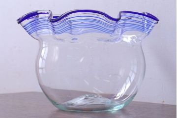 アンティーク雑貨　和製アンティーク　青縁がかわいい古いガラスの金魚鉢