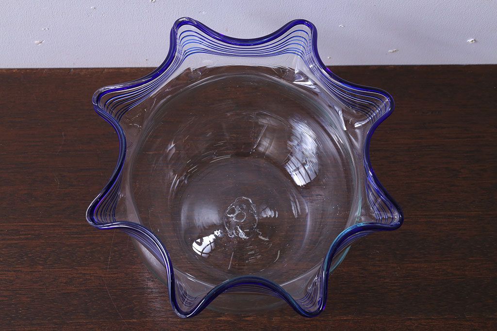 アンティーク雑貨　和製アンティーク　青縁がかわいい古いガラスの金魚鉢
