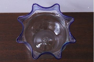 アンティーク雑貨　和製アンティーク　青縁がかわいい古いガラスの金魚鉢