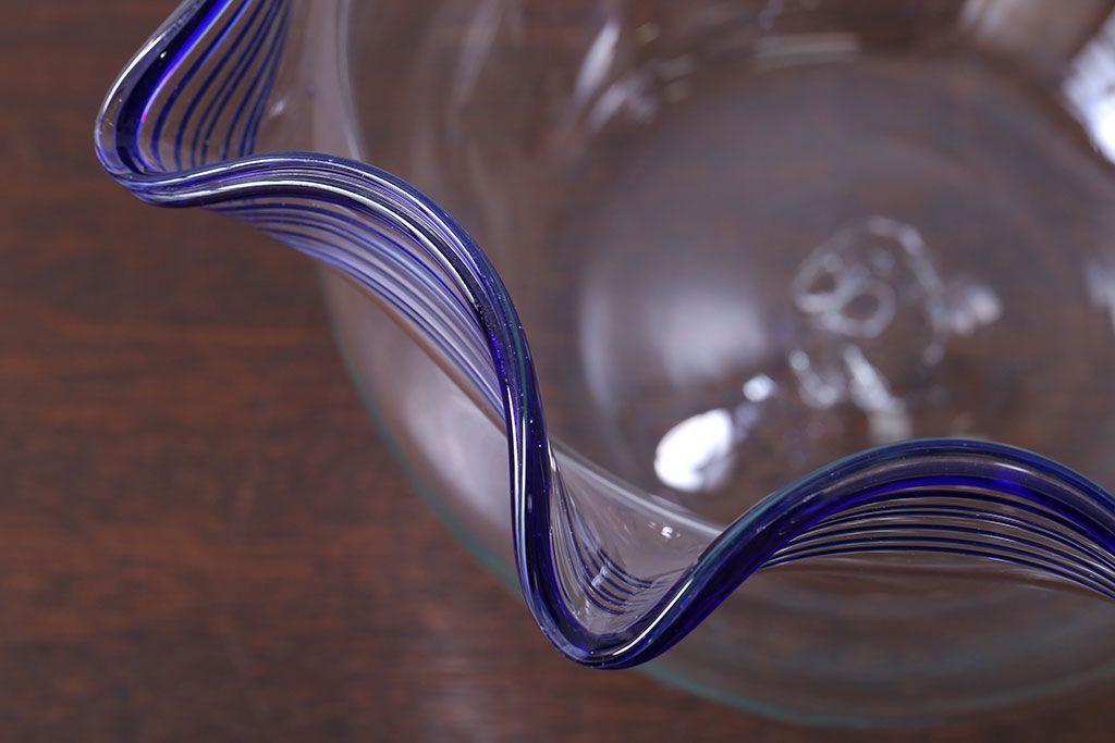 アンティーク雑貨　和製アンティーク　青縁がかわいい古いガラスの金魚鉢