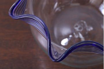 アンティーク雑貨　和製アンティーク　青縁がかわいい古いガラスの金魚鉢