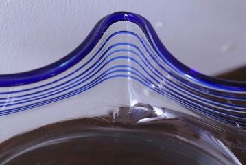 アンティーク雑貨　和製アンティーク　青縁がかわいい古いガラスの金魚鉢