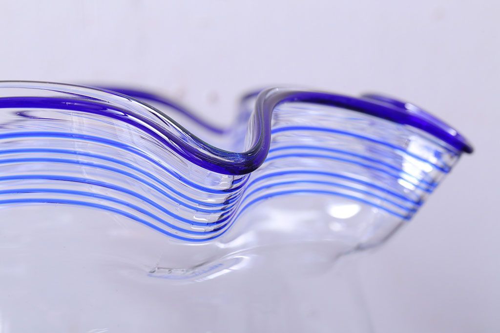 アンティーク雑貨　和製アンティーク　青縁がかわいい古いガラスの金魚鉢