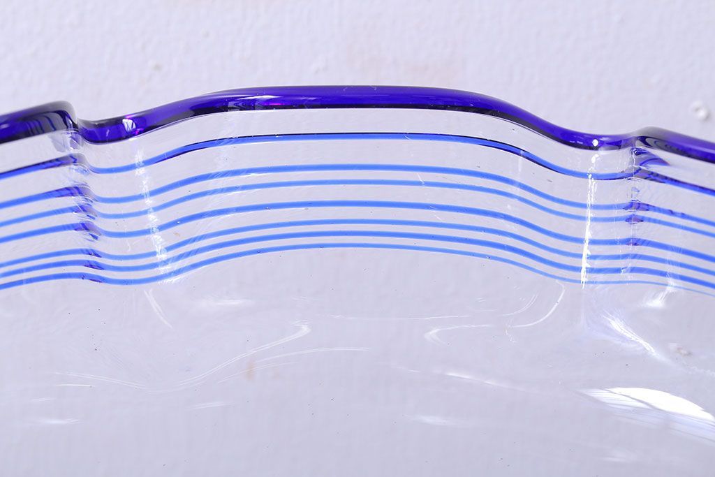 アンティーク雑貨　和製アンティーク　青縁がかわいい古いガラスの金魚鉢