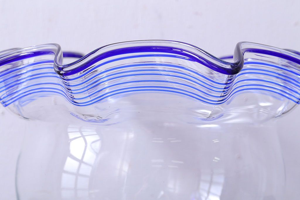 アンティーク雑貨　和製アンティーク　青縁がかわいい古いガラスの金魚鉢