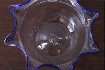 アンティーク雑貨　和製アンティーク　青縁がかわいい古いガラスの金魚鉢