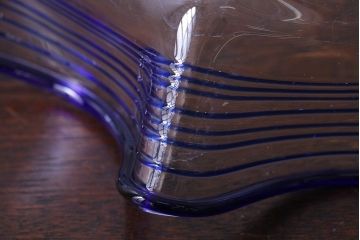 アンティーク雑貨　和製アンティーク　青縁がかわいい古いガラスの金魚鉢