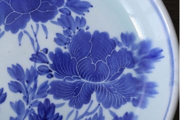 アンティーク雑貨　古民具・骨董　明治期　菊の図　アンティーク染付大皿(1)