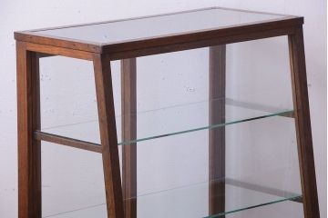 レトロ家具　和製アンティーク　古いタモ材のレトロな台形型ガラスケース