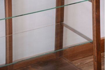 レトロ家具　和製アンティーク　古いタモ材のレトロな台形型ガラスケース