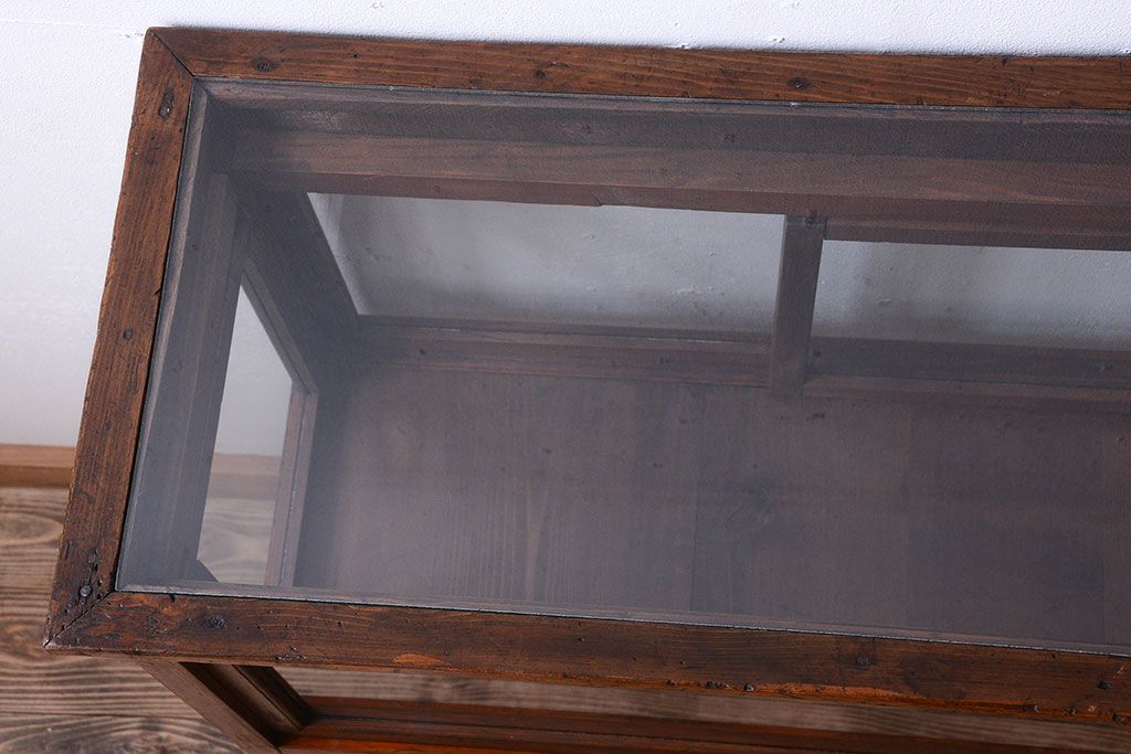 アンティーク家具　和製アンティーク　縦型!古い木の上品なガラスケース