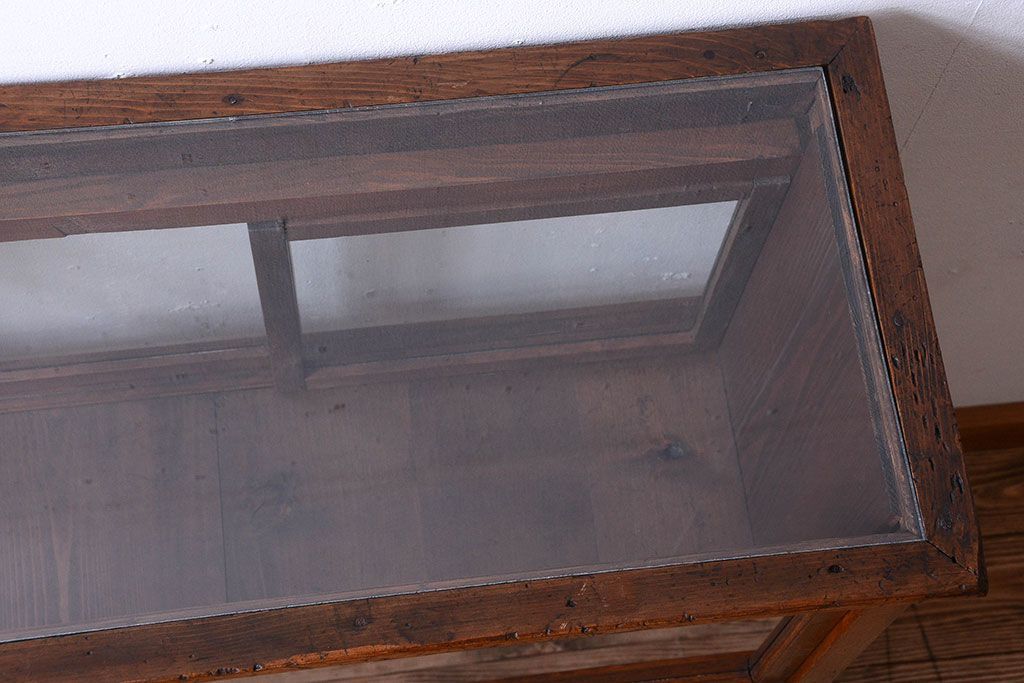 アンティーク家具　和製アンティーク　縦型!古い木の上品なガラスケース