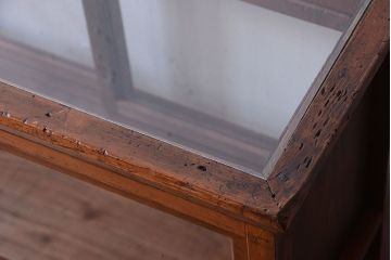 アンティーク家具　和製アンティーク　縦型!古い木の上品なガラスケース