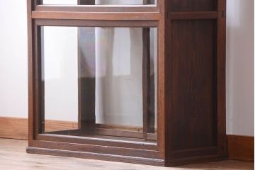 アンティーク家具　和製アンティーク　縦型!古い木の上品なガラスケース