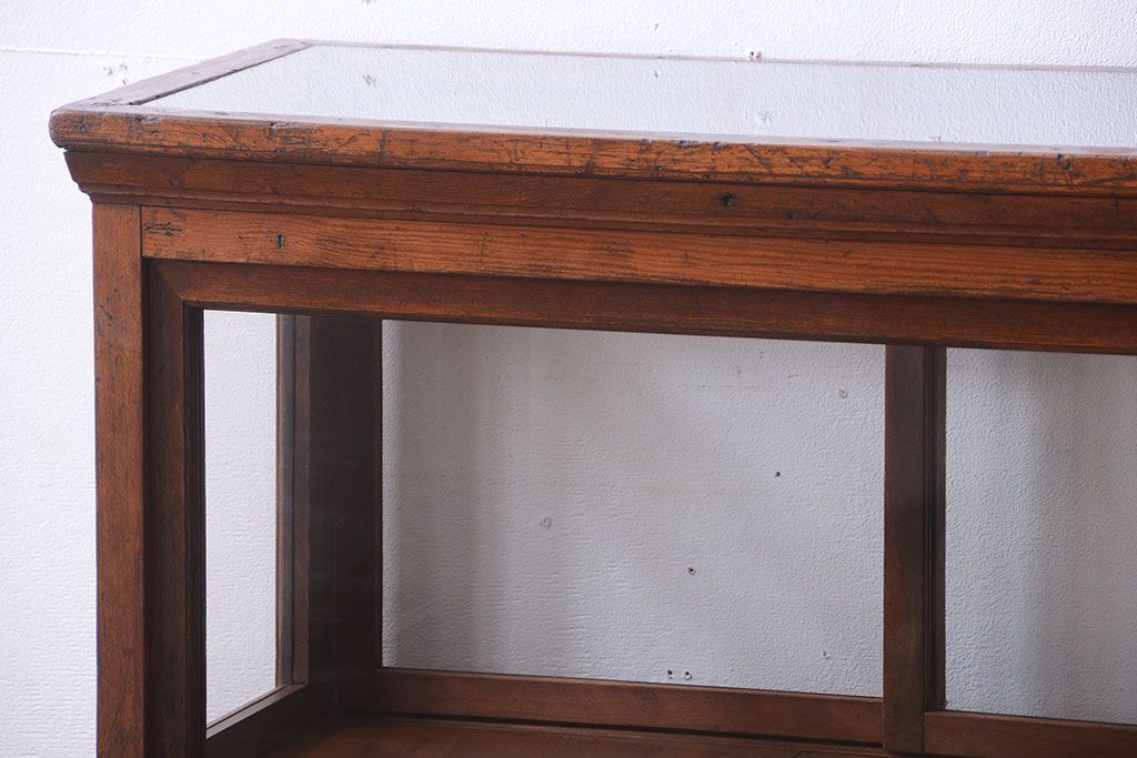 アンティーク家具　和製アンティーク　縦型!古い木の上品なガラスケース