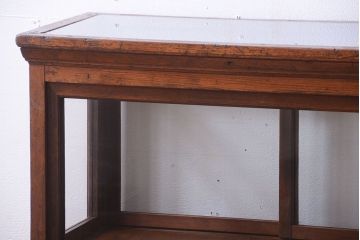 アンティーク家具　和製アンティーク　縦型!古い木の上品なガラスケース